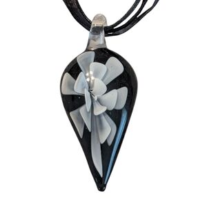 VTG Gothic Black & White Hand Blown Glass Flower Pendant On Cord Ribbon Necklace
